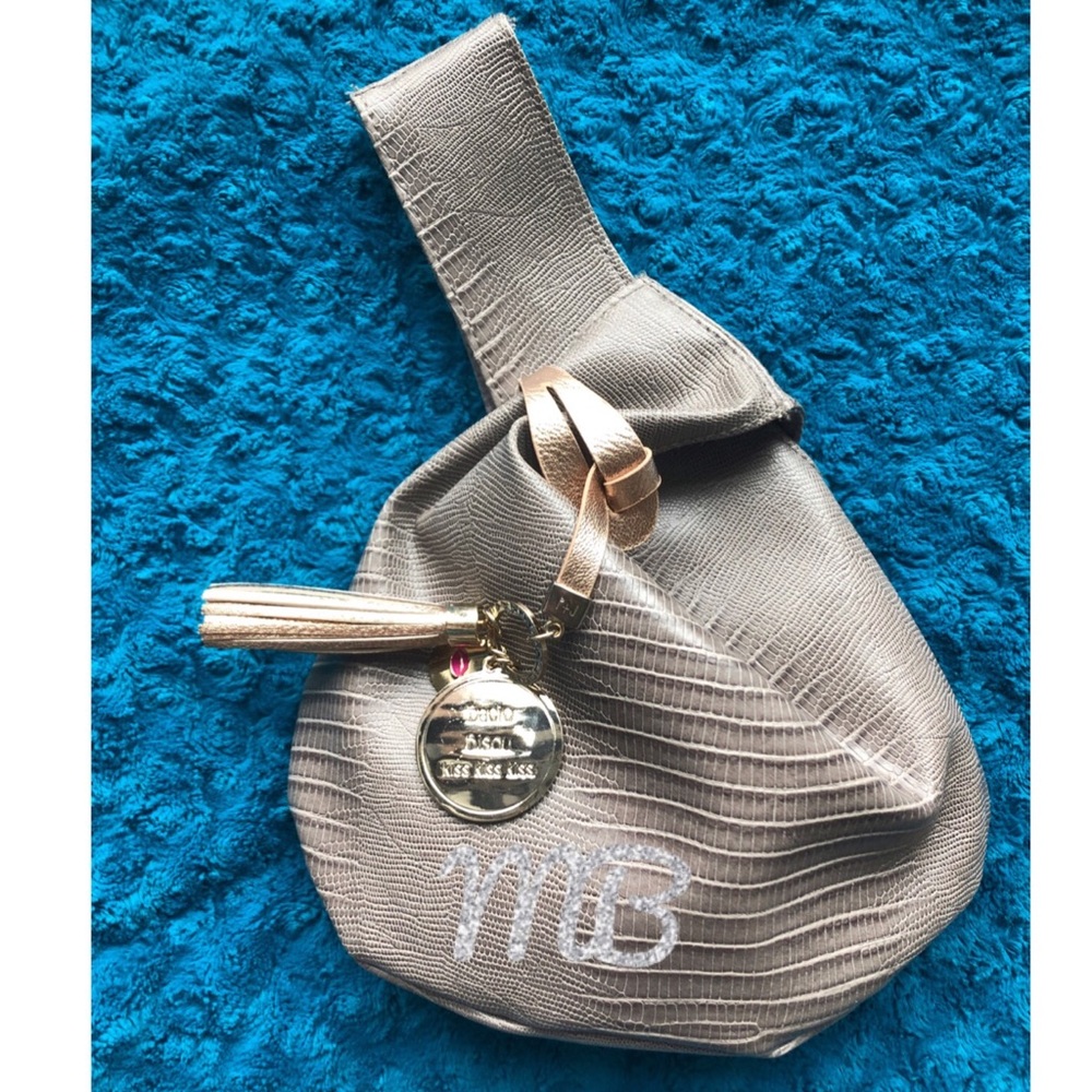NWOT Poet + Joy wrist bag in taupe